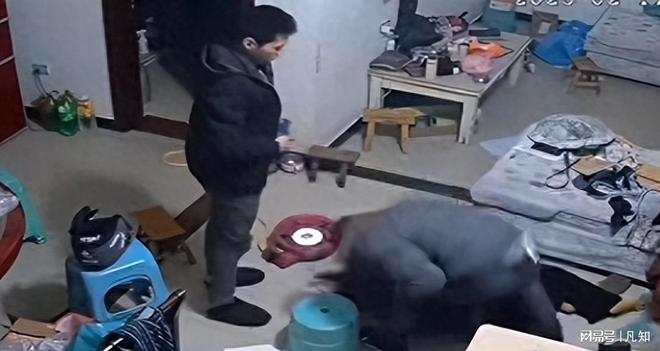 亲暴打后续已回学校并拉黑父亲以后靠自己pg电子模拟器试玩窒息！女孩正月被父(图7)
